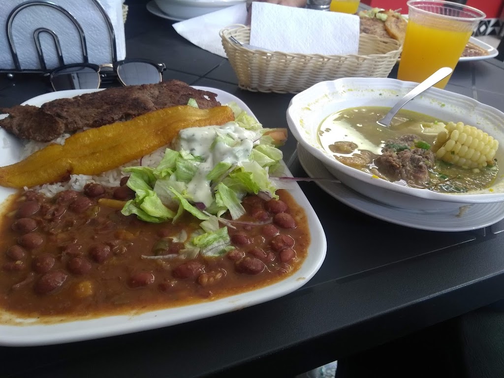 La Petite Colombie | 4035 Rue Beaubien E, Montréal, QC H1X 1H7, Canada | Phone: (514) 396-7751