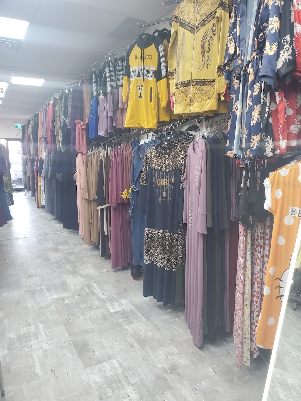 Stylish Trading | 725 Notre Dame Dr #4, London, ON N6J 3V5, Canada | Phone: (519) 697-1655