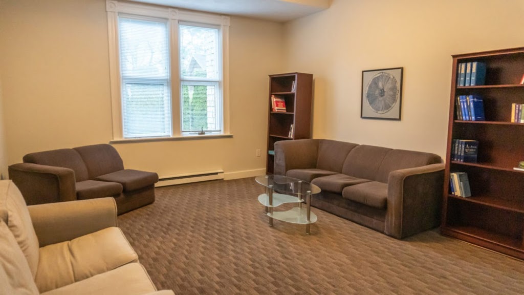 Recovery Works Victoria | 647 Niagara St, Victoria, BC V8V 1J1, Canada | Phone: (778) 430-1212