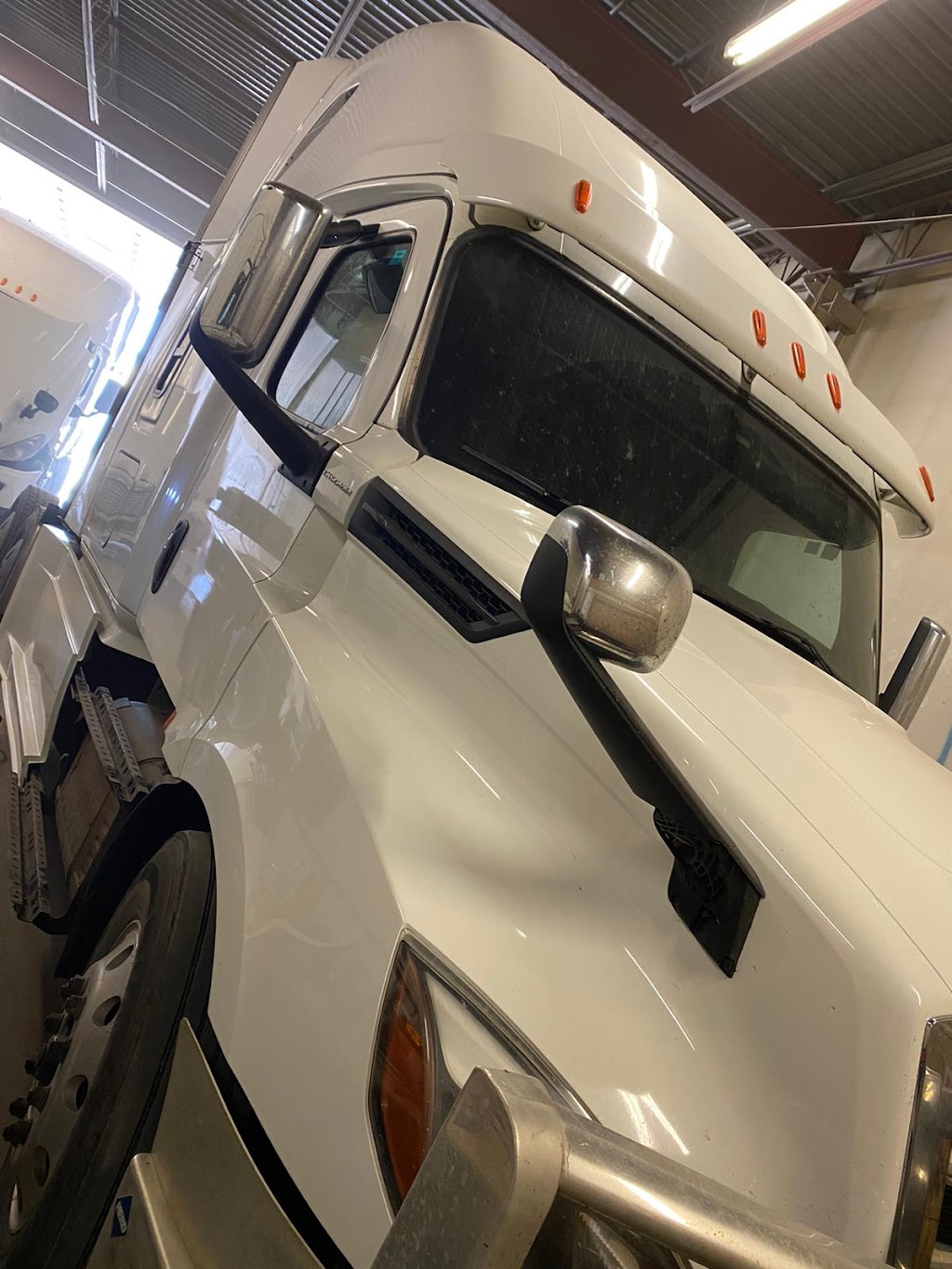 DHILLON COLLISION | 181 Eagle Dr, Winnipeg, MB R2R 1V4, Canada | Phone: (204) 890-5099