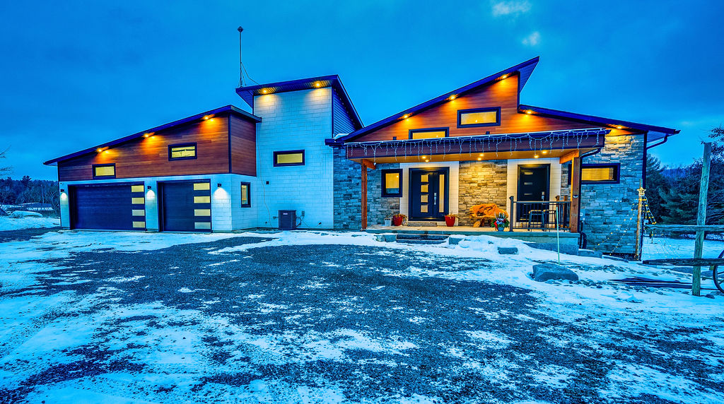 Hidden Retreat Grafton | 189 Hofer Rd, Colborne, ON K0K 1S0, Canada | Phone: (705) 644-0893