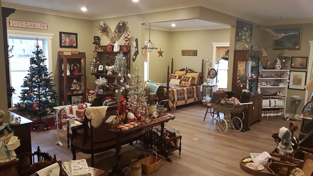 Grannys Antiques & Gifts | 7 Adam St, Antigonish, NS B2G 2G1, Canada | Phone: (902) 867-1177