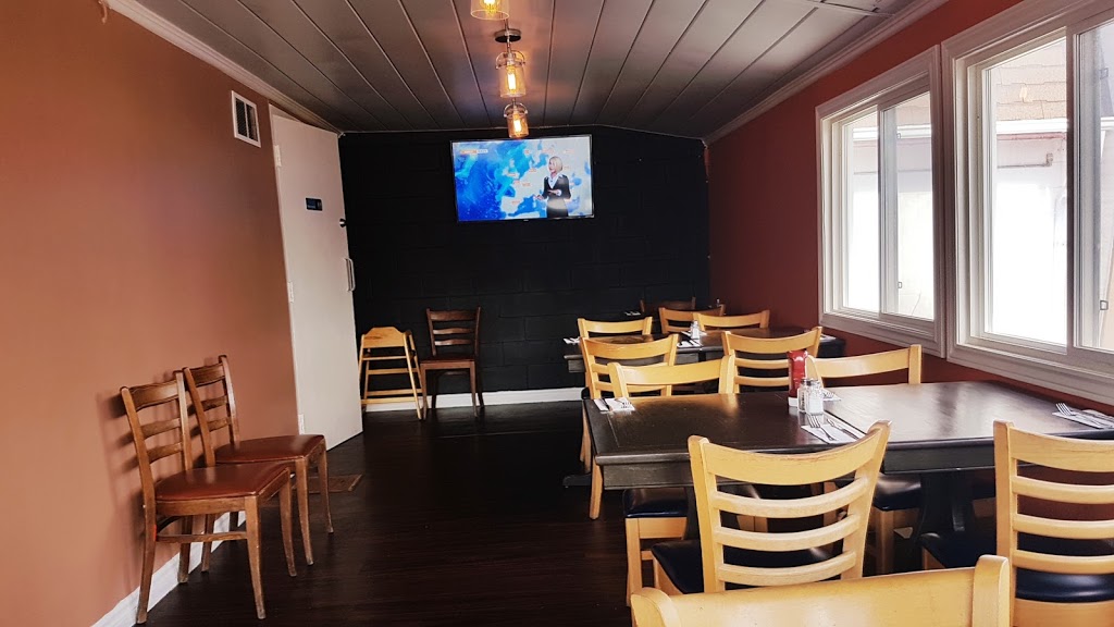 Prime Burger & Pizzeria | 1039 Limoges Rd, Limoges, ON K0A 2M0, Canada | Phone: (613) 370-2266