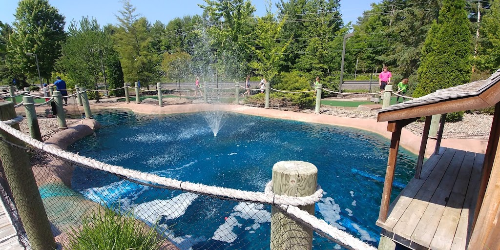 Mini-golf Dunn-Ds | 11 Chem. Notch, Chelsea, QC J9B 1G5, Canada | Phone: (819) 827-3866