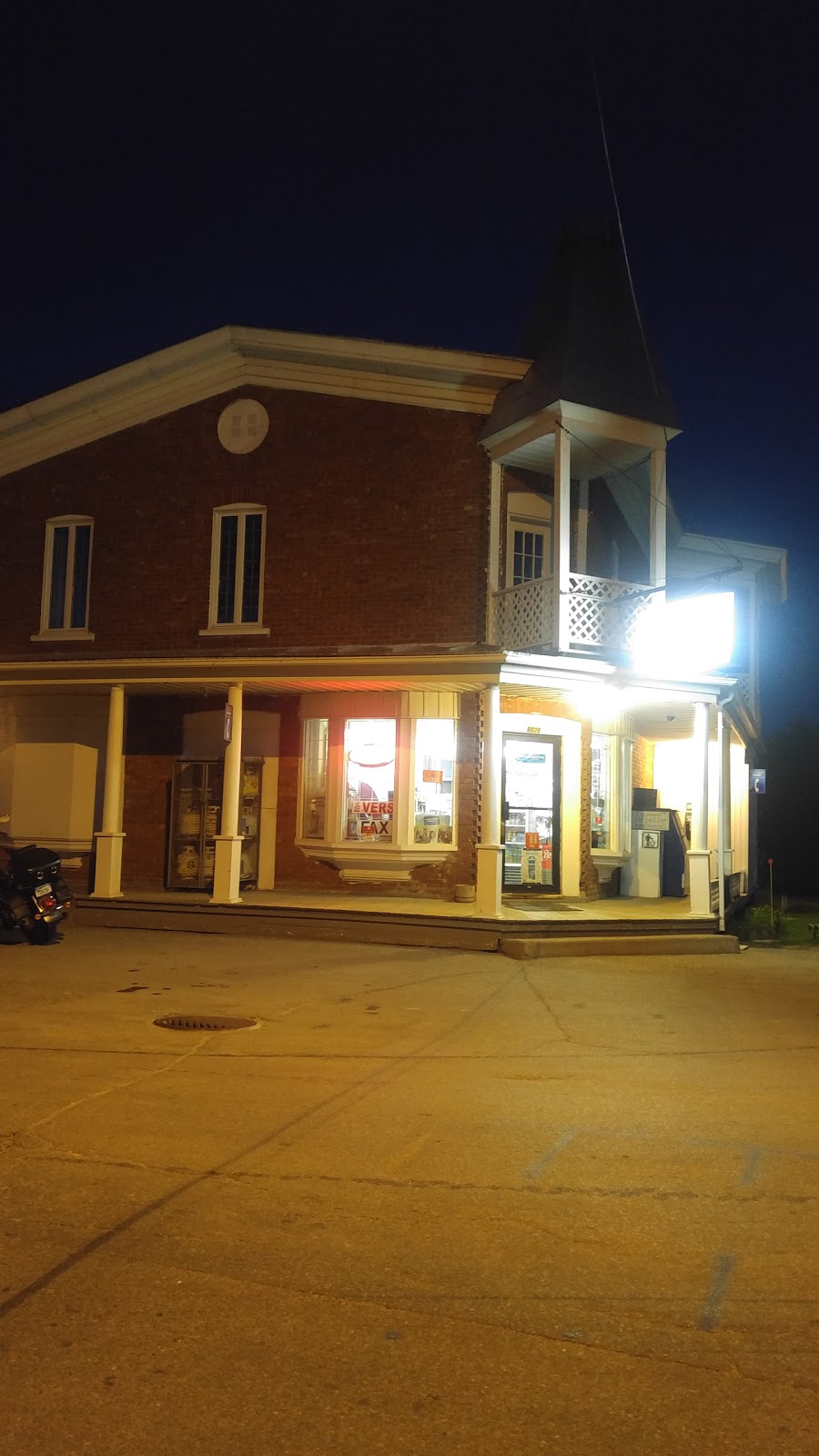 Depanneur Le Ravitailleur Enr | 9026 St Etienne, Saint-Benoît, QC J7N 1H7, Canada | Phone: (450) 258-3837