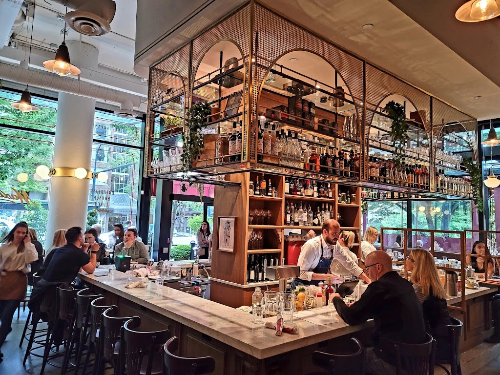 Maxines Cafe & Bar | 1325 Burrard St, Vancouver, BC V6Z 1Z7, Canada | Phone: (604) 707-7224