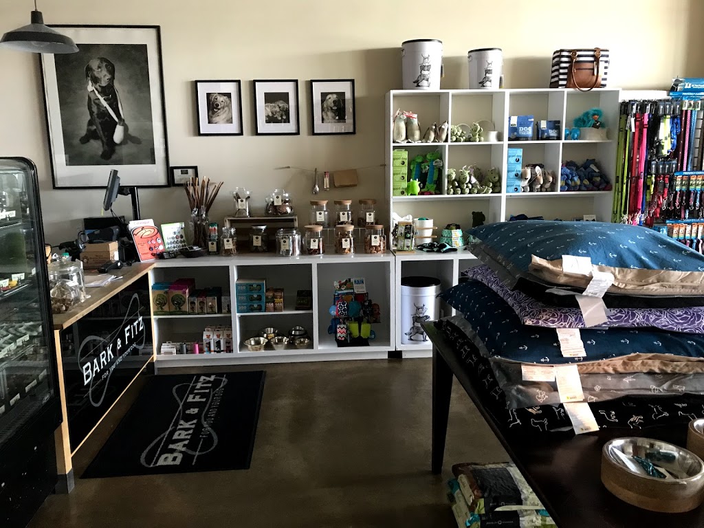 Bark & Fitz Dog & Cat | 2500 Appleby Line, Burlington, ON L7L 0A2, Canada | Phone: (905) 335-7036