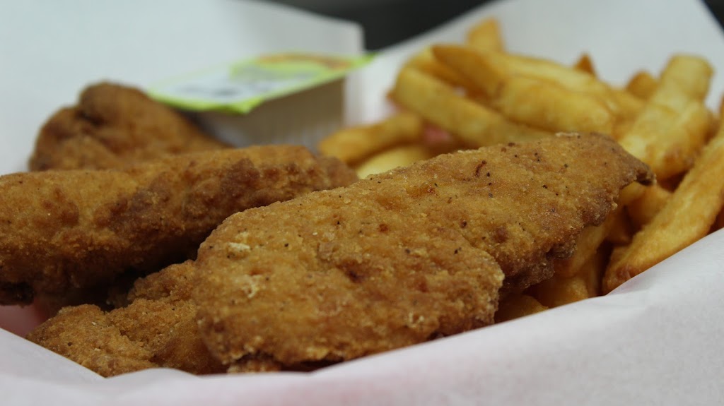 Summer Shack Drive Inn Restaurant | Third Ave, Carberry, MB R0K 0H0, Canada | Phone: (204) 834-2909