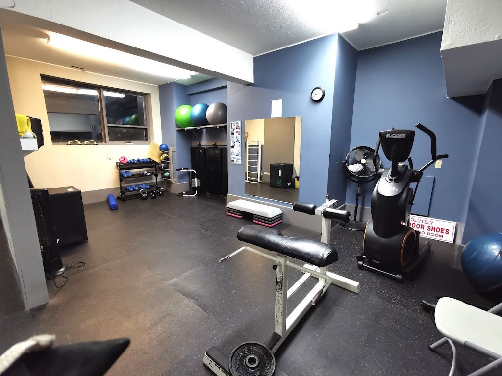 Joes Weight Training & Fitness | 942 Hyde St, Pincher Creek, AB T0K 1W0, Canada | Phone: (403) 627-4471