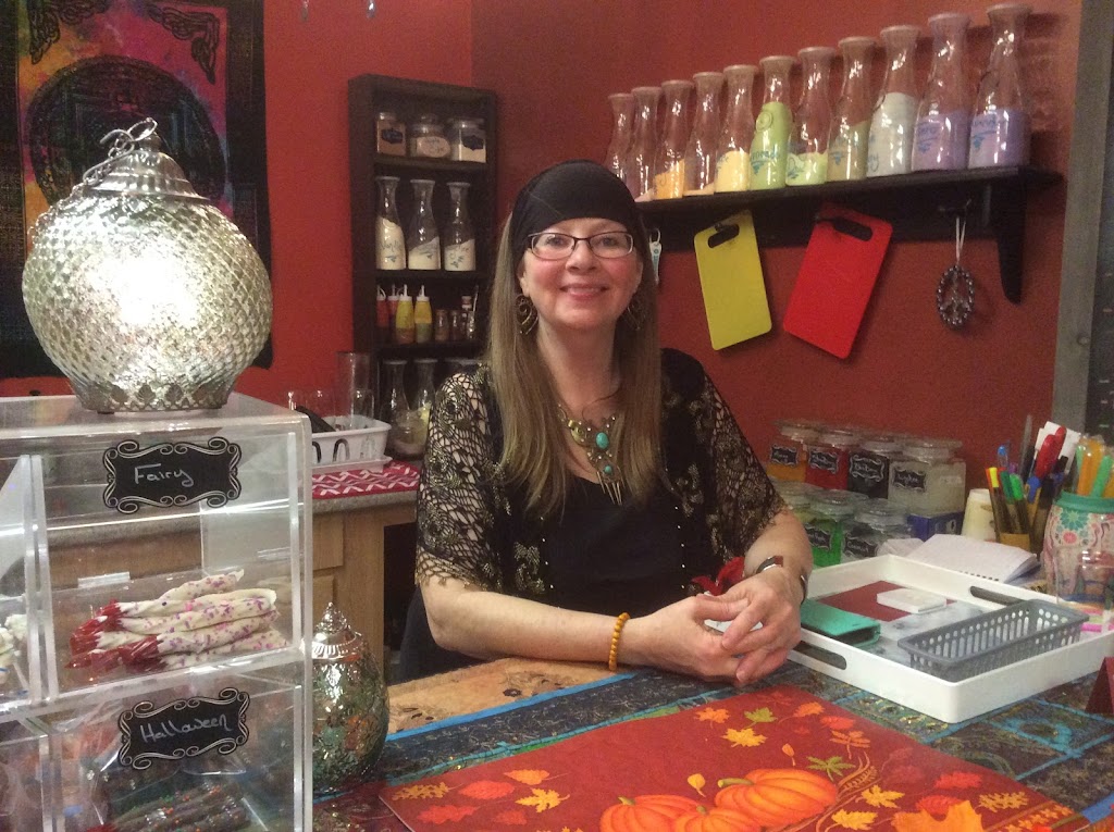 Travelin Gypsys Boutique & Bubble Tea Shop | 5016 50 Ave, Rocky Mountain House, AB T4T 1W9, Canada | Phone: (403) 846-8452