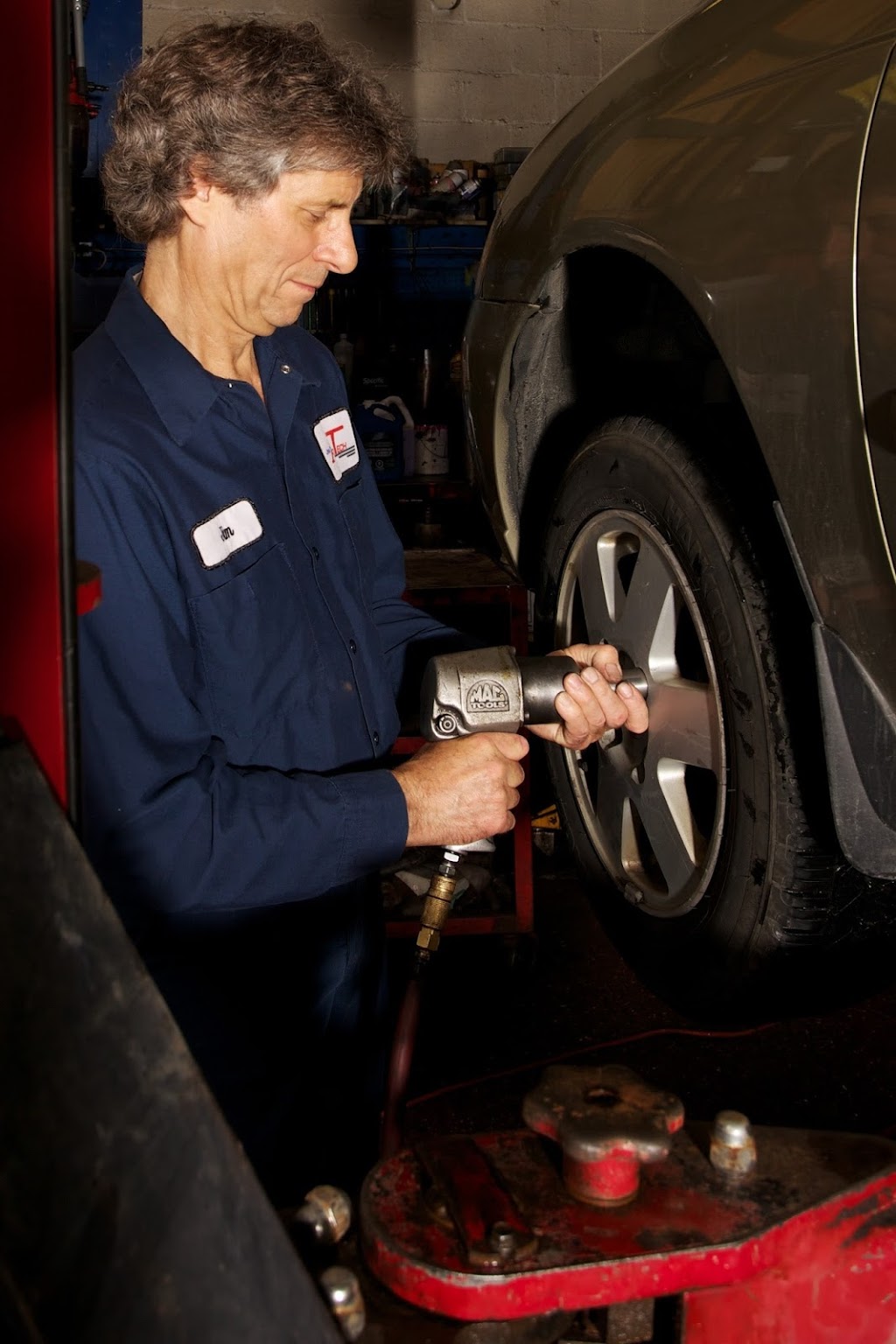 Jim Dickinson Auto Tech | 1150 Gladstone Ave, Ottawa, ON K1Y 3H6, Canada | Phone: (613) 721-6244