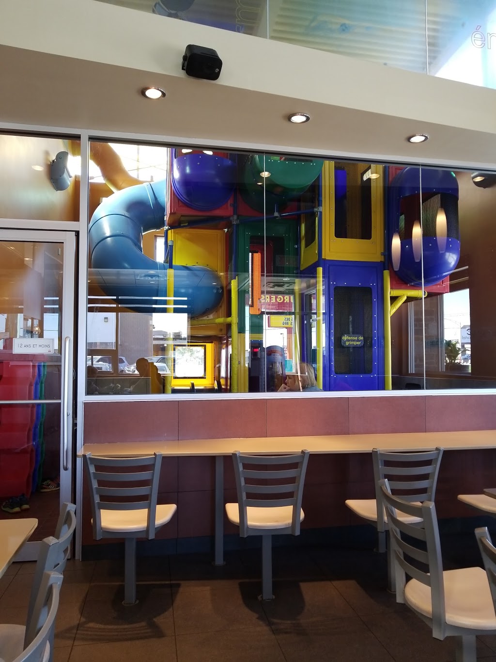 McDonalds | 6565 Boulevard Wilfrid-Hamel, LAncienne-Lorette, QC G2E 5W3, Canada | Phone: (418) 871-5866