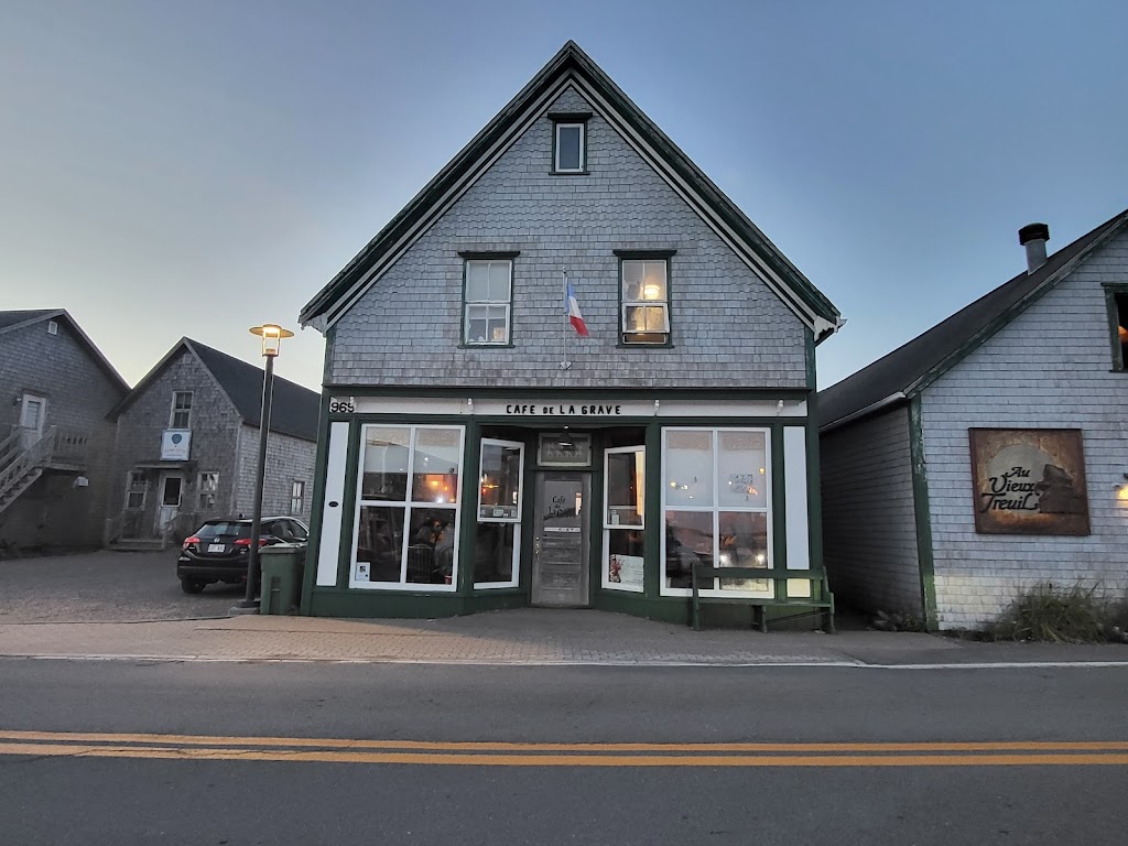 Au Vieux Treuil | 971 Rte 199, Havre-Aubert, QC G4T 9C8, Canada | Phone: (418) 937-5138