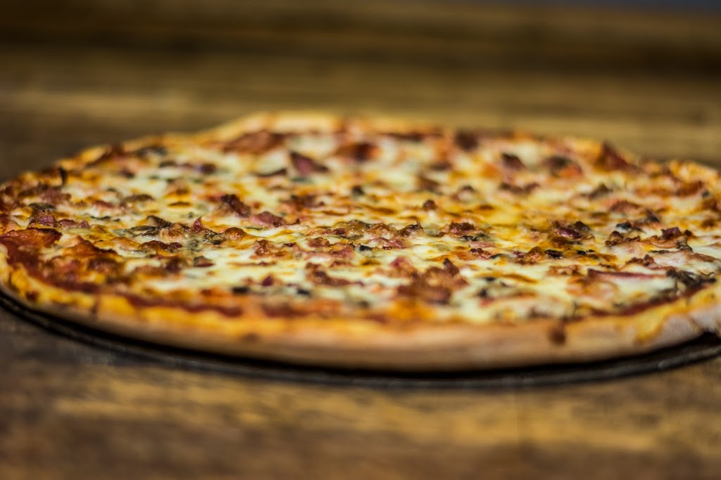 Andys Legendary Pizza | 10 Metcalfe St W, Strathroy, ON N7G 3Z1, Canada | Phone: (519) 245-2525