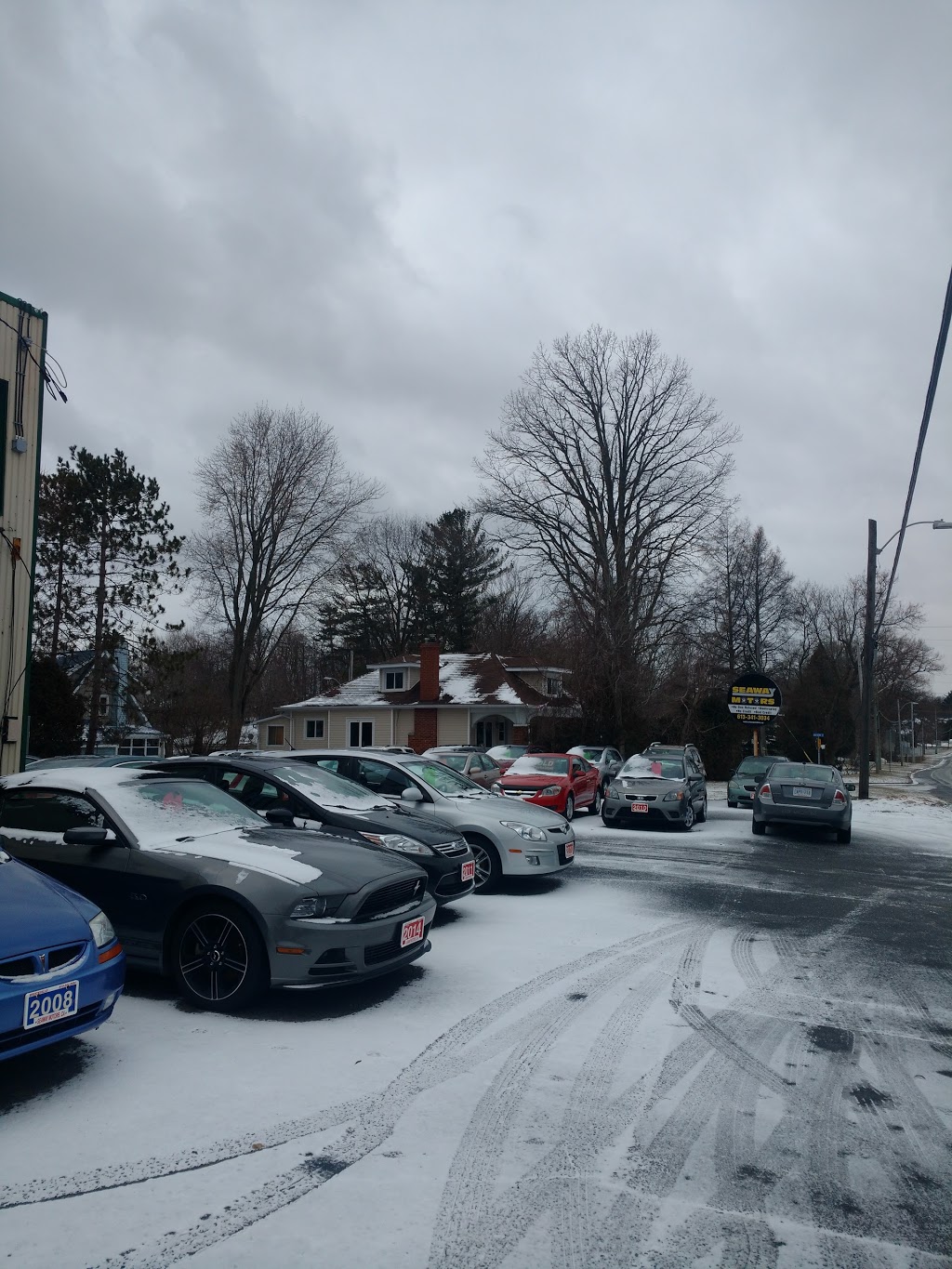 Seaway Motors | 3040 Parkedale Ave W, Brockville, ON K6V 3G6, Canada | Phone: (613) 341-3034