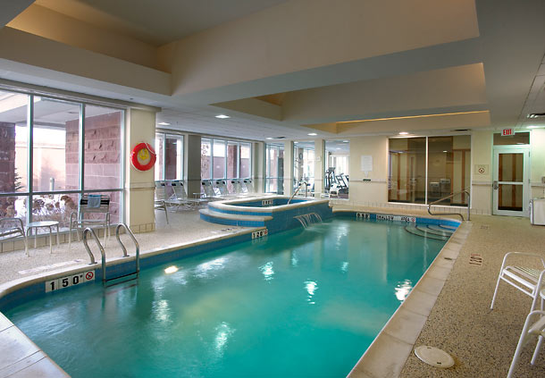 Courtyard by Marriott Toronto Mississauga/Meadowvale | 7015 Century Ave, Mississauga, ON L5N 7K2, Canada | Phone: (905) 567-5566
