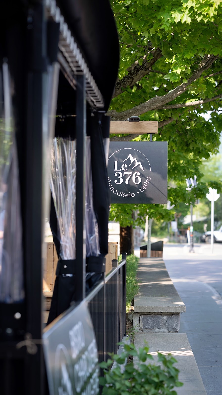 Le 376 - Charcuterie • Bistro | 376 Rue Allard, Saint-Donat-de-Montcalm, QC J0T 2C0, Canada | Phone: (819) 424-0303