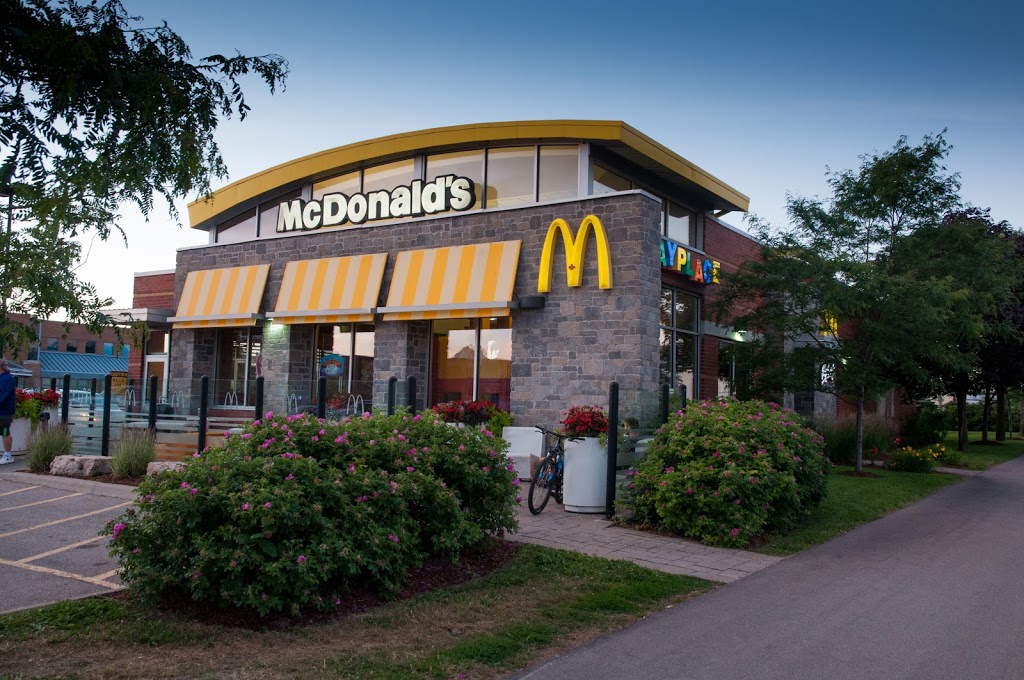 McDonalds | 243 Woodlawn Rd W, Guelph, ON N1H 7L6, Canada | Phone: (519) 826-0507
