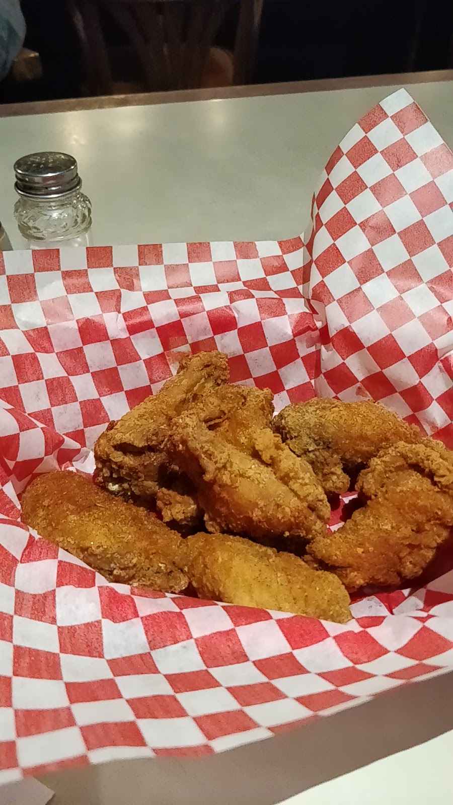 Schueys Bar & Grill | 1130 Martin Grove Rd, Etobicoke, ON M9W 4W1, Canada | Phone: (416) 249-1516