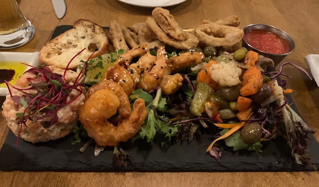 Tomahawk grill - Nicolet | 1141 Rue St Jean Baptiste, Nicolet, QC J3T 1W4, Canada | Phone: (819) 293-6262