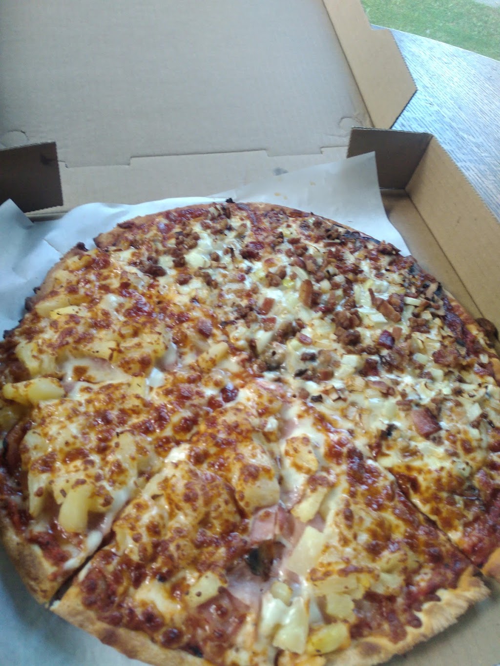 G & C / Pacos Pizza & Chicken | 98 3 Ave, Gimli, MB R0C 1B0, Canada | Phone: (204) 642-8742