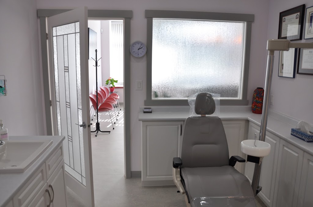 Edmonton Denture Clinic | 12510 118 Ave NW, Edmonton, AB T5L 2K6, Canada | Phone: (780) 455-5855
