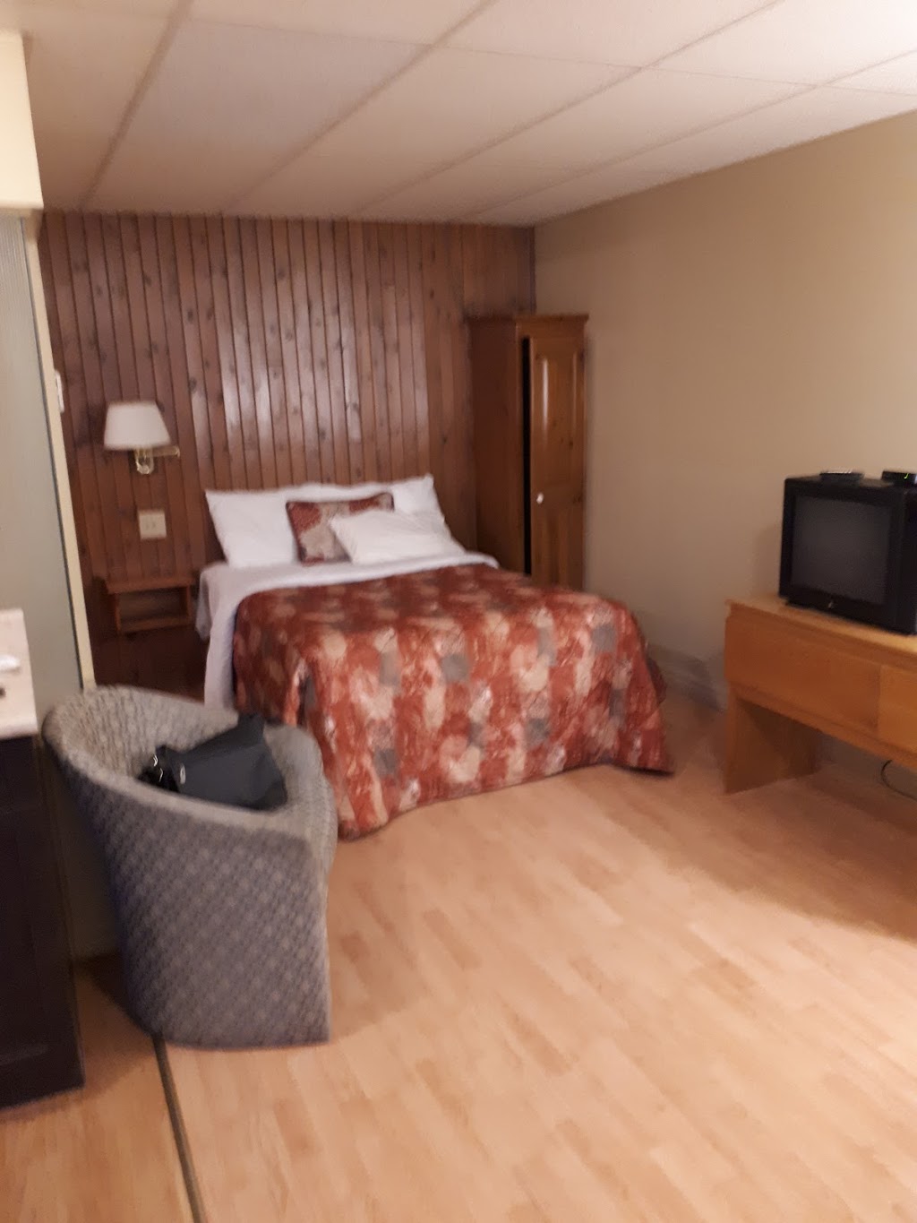 Auberge Champetre | 1435 Boulevard Sainte Adèle, Sainte-Adèle, QC J8B 2N6, Canada | Phone: (450) 229-3533