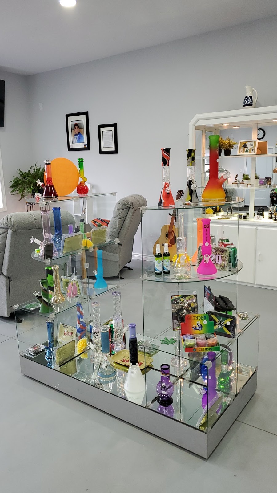 The Wolf Den Dispensary | 386 York Rd, Deseronto, ON K0K 1X0, Canada | Phone: (613) 291-2469