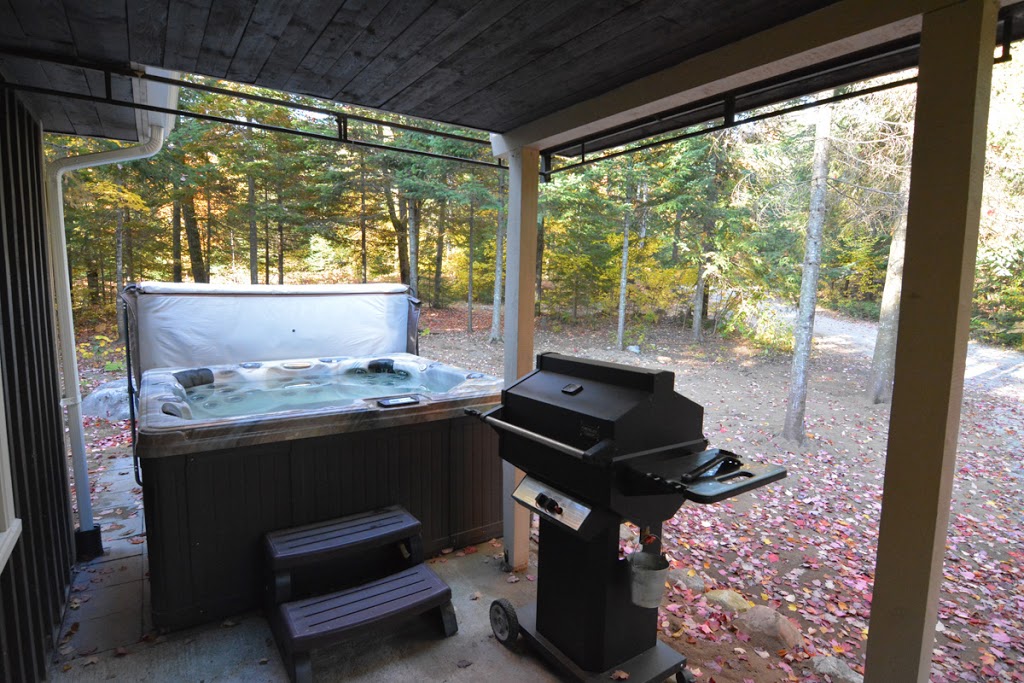 Chalet Spa Le refuge | 2208-F, QC-125, Notre-Dame-de-la-Merci, QC J0T 2A0, Canada | Phone: (877) 560-8060
