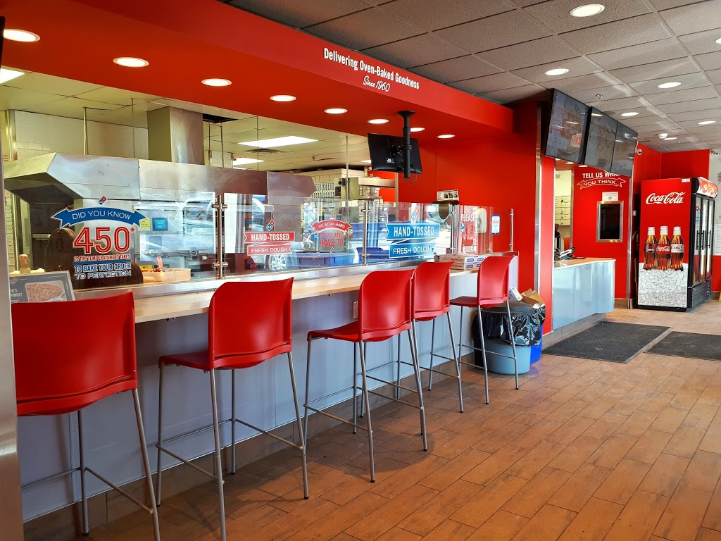 Dominos Pizza | 3500 24 Ave NW #40, Calgary, AB T2N 4V5, Canada | Phone: (587) 349-3900