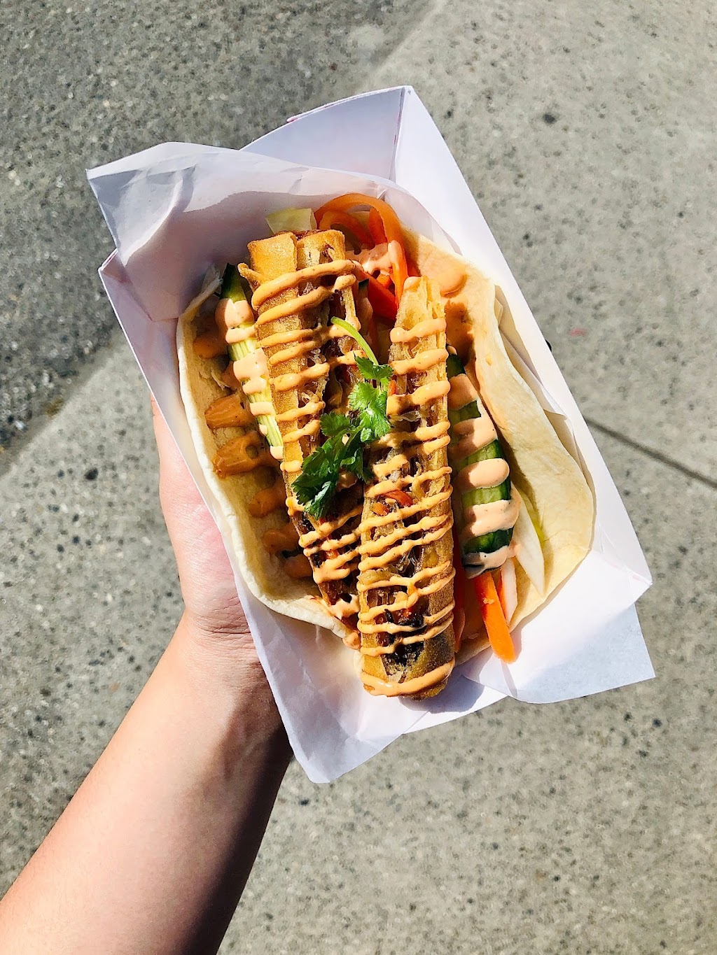 Henrys Hip Eats | 1507 Powell St, Vancouver, BC V5L 5C3, Canada | Phone: (778) 898-3565