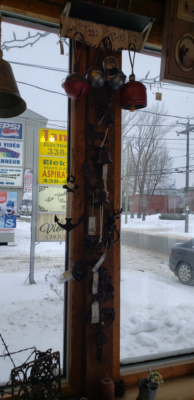 Jamerlu, Mr Rasoir (Deco Cuisine) | 626 Rue Saint-Alphonse N, Thetford Mines, QC G6G 3W8, Canada | Phone: (418) 338-4611
