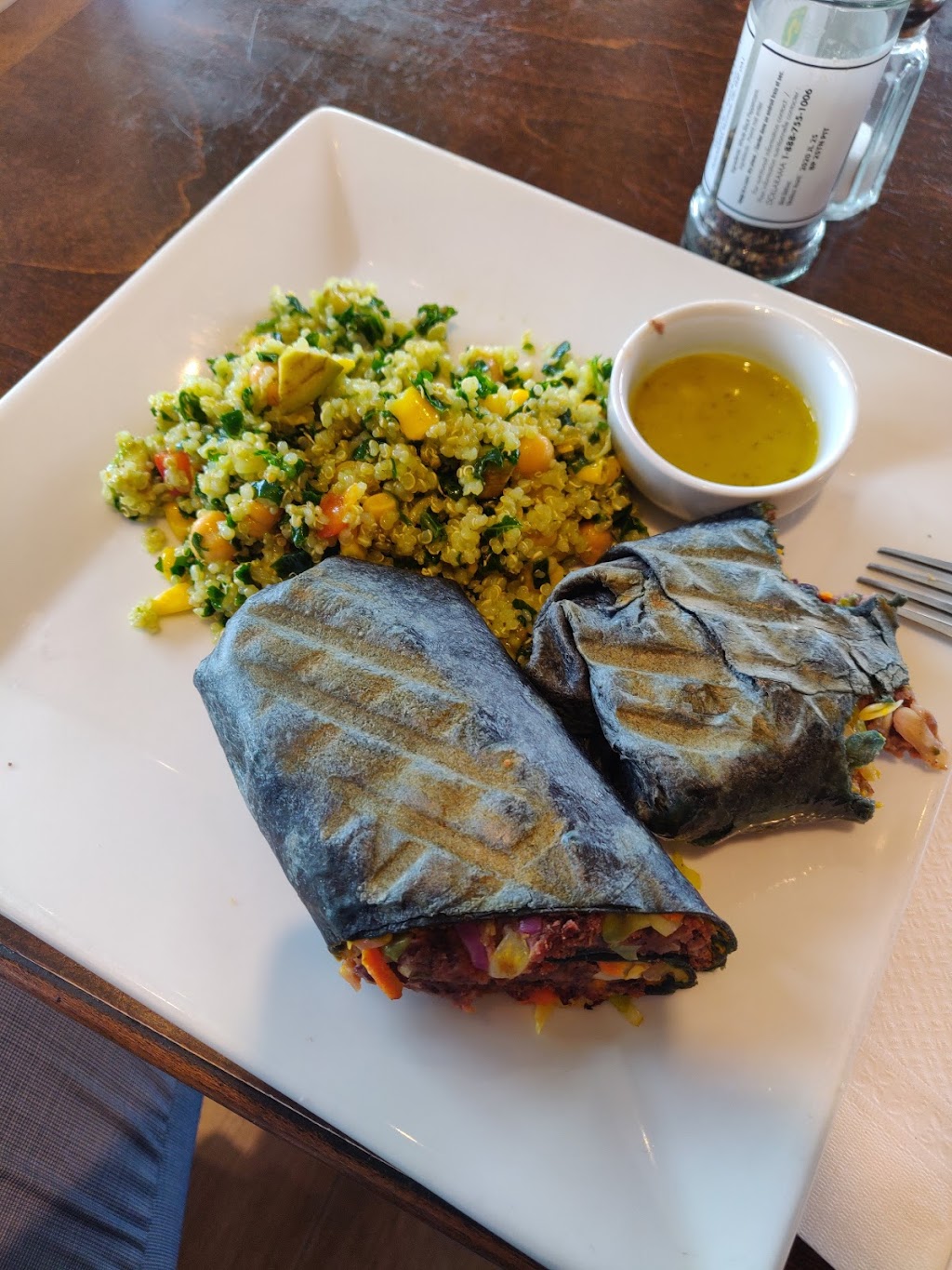 Maison mash | 5605 Rue Paré, Mont-Royal, QC H4P 1P7, Canada | Phone: (514) 731-6274