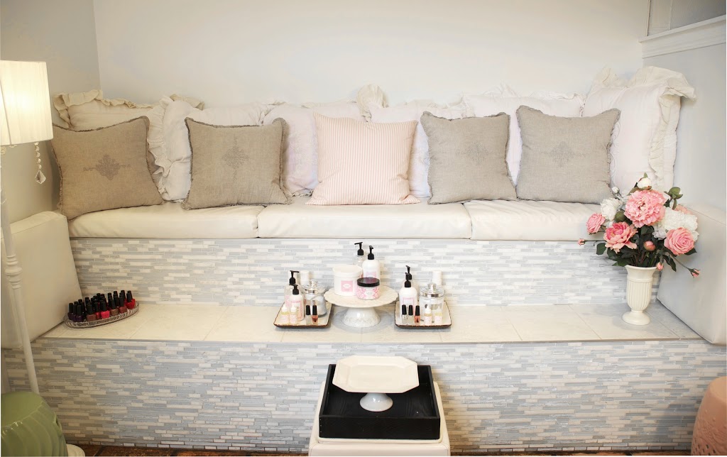 Frilly Lilly | 2105 4 St SW, Calgary, AB T2S 1W8, Canada | Phone: (403) 229-4023