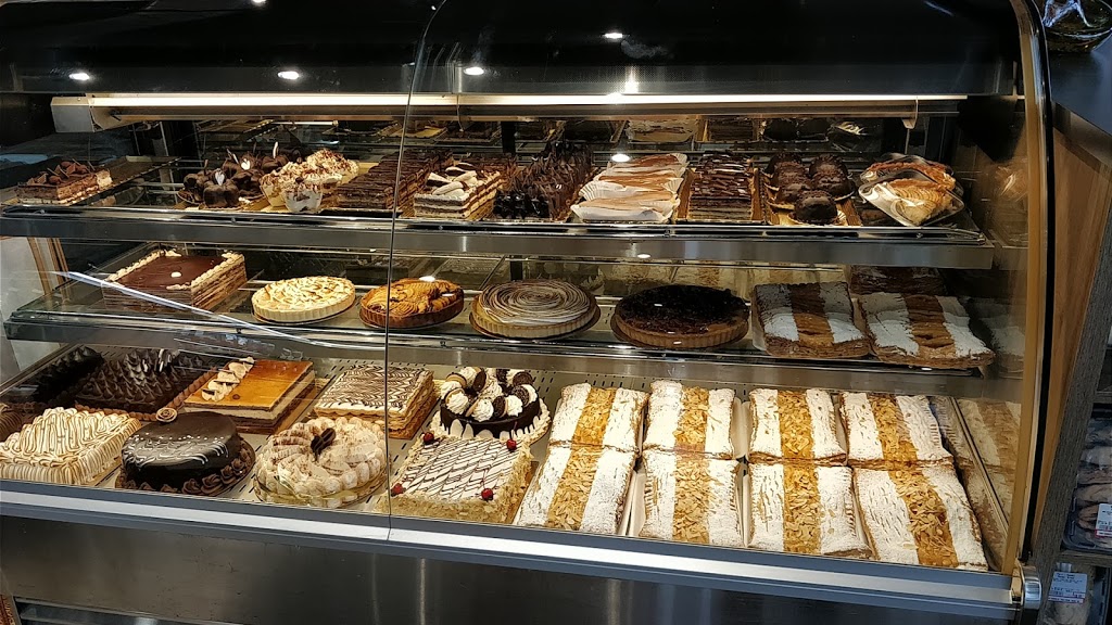 Patisserie Adar | 5634 Avenue Westminster, Côte Saint-Luc, QC H4W 2J3, Canada | Phone: (514) 484-1189