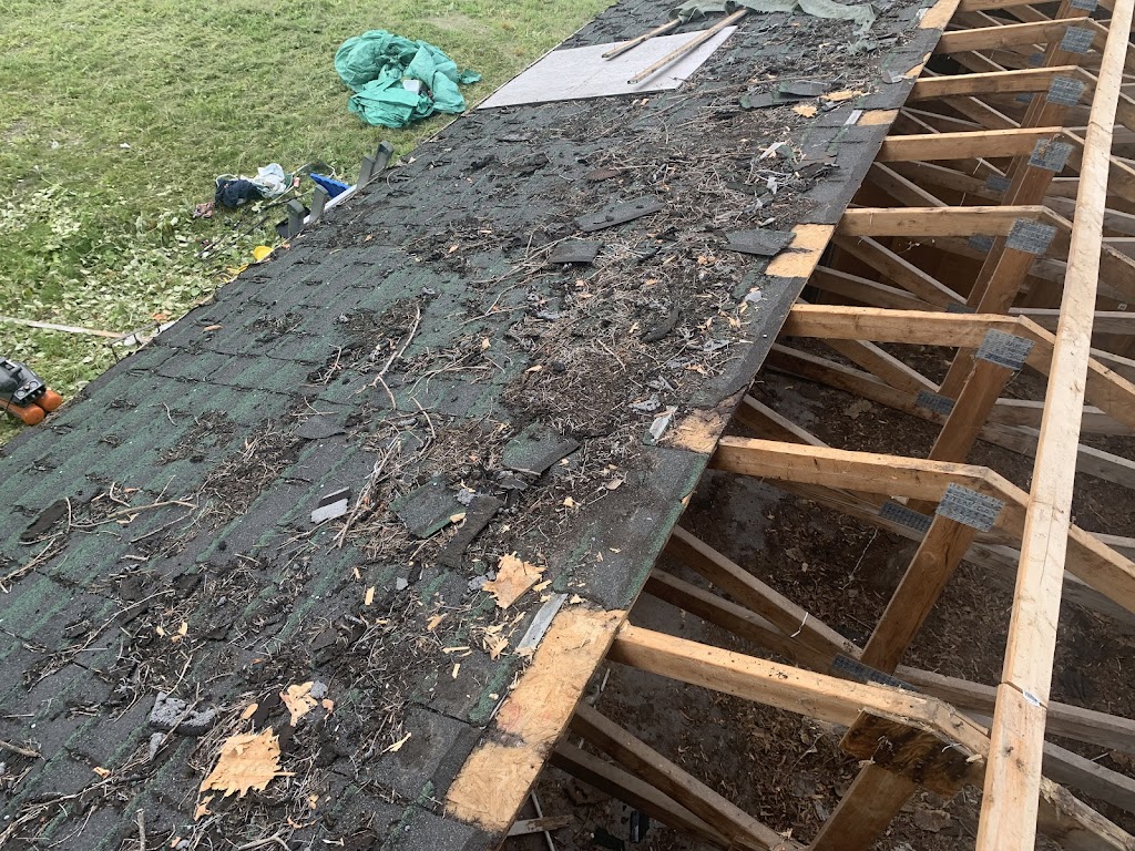Exquisite roofing | McGuire Rd #12, Penetanguishene, ON L9M 1C9, Canada | Phone: (705) 433-2677