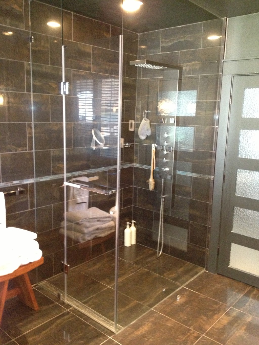 NOVA BATH LTD | 595 Speers Rd, Oakville, ON L6K 2G4, Canada | Phone: (905) 845-0004