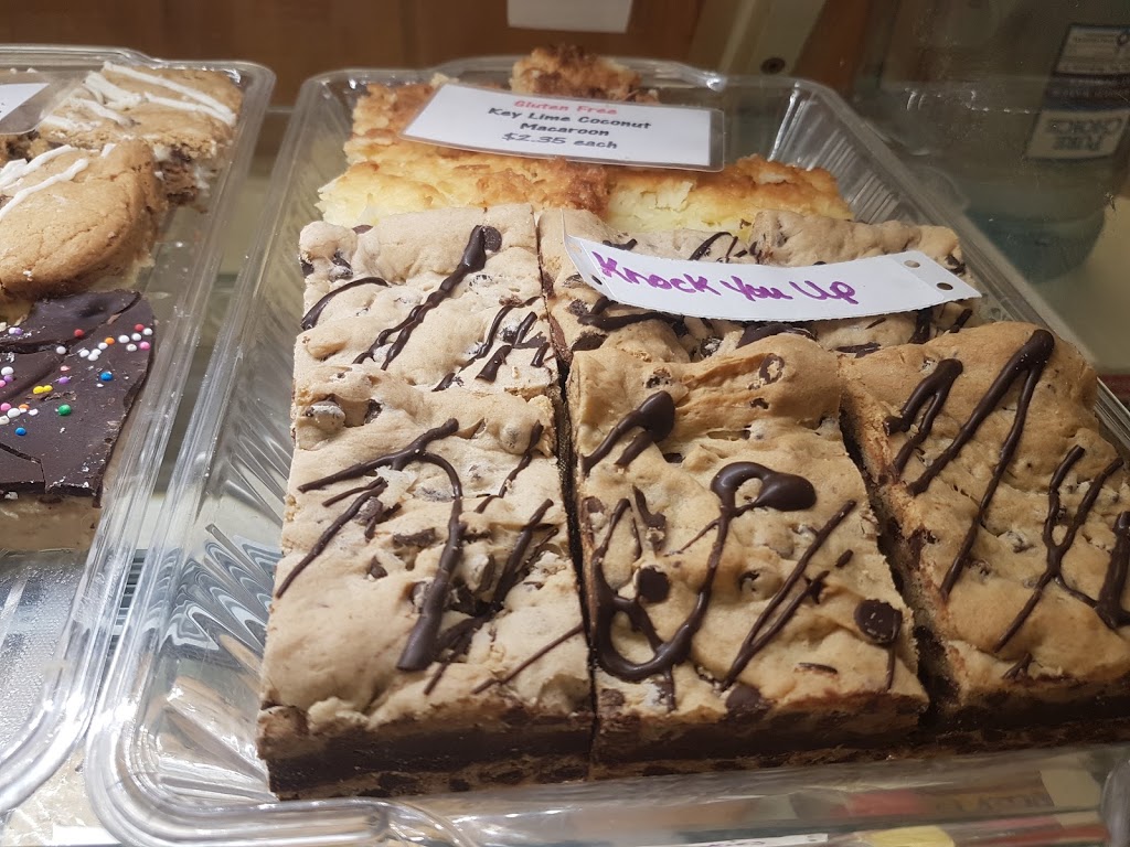 Courtland Bakery Ltd | 217 Main Street of Courtland, Courtland, ON N0J 1E0, Canada | Phone: (519) 688-2023