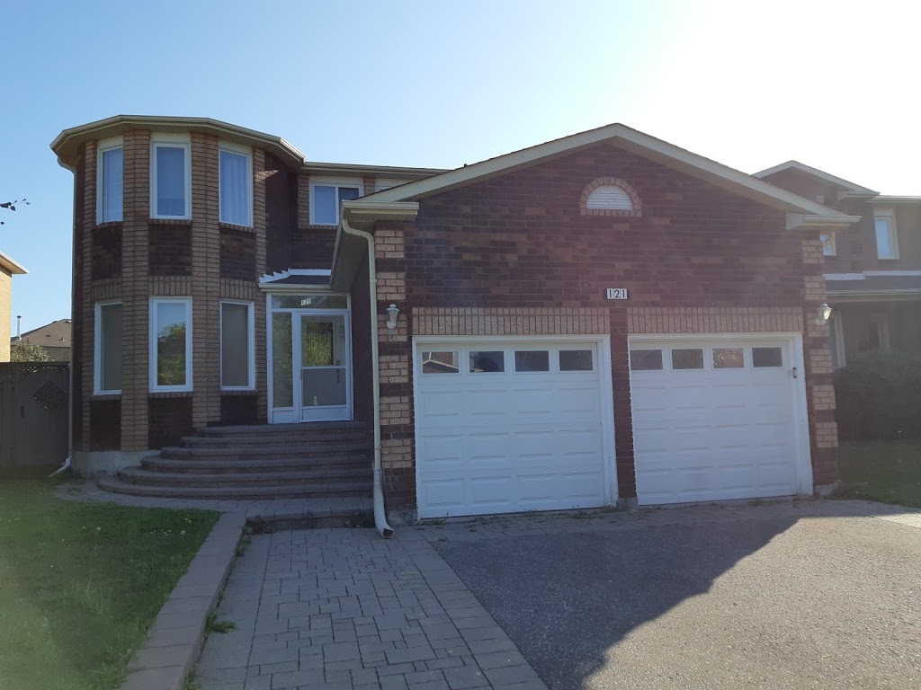 Farah Afroozandeh Real Estate | 895 Lawrence Ave E, North York, ON M3C 3L2, Canada | Phone: (647) 989-6683