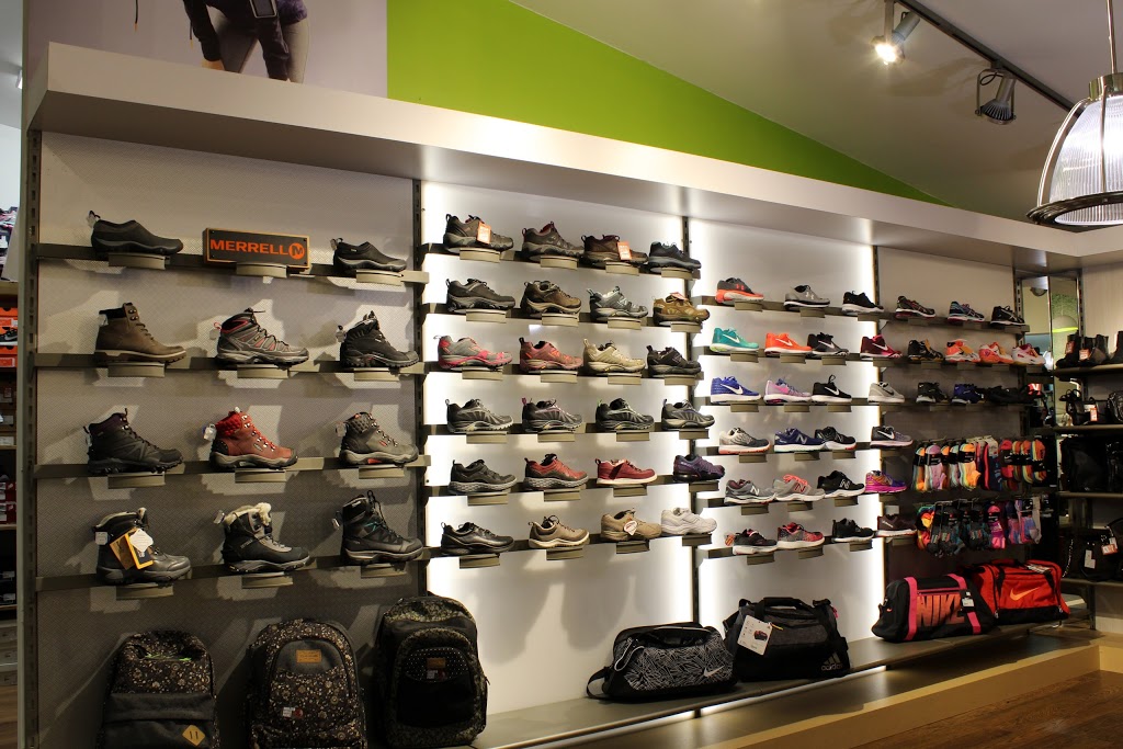 Chaussures Croteau Inc | 2265 Rue Notre Dame O, Victoriaville, QC G6T 2C7, Canada | Phone: (819) 758-8825