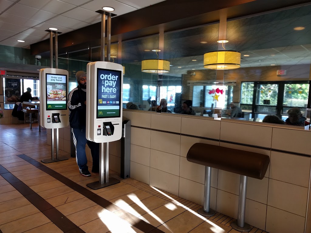 McDonalds | 5776 Ladner Trunk Rd, Delta, BC V4K 1X6, Canada | Phone: (604) 940-3770
