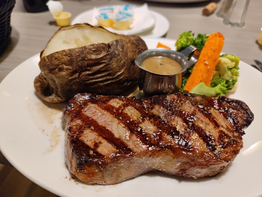 Newman Steakhouse | 7205 Bd Newman, LaSalle, QC H8N 2K3, Canada | Phone: (514) 303-6850