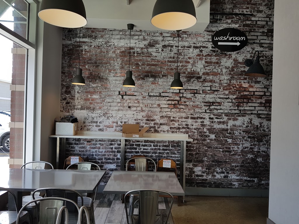Za Pizza Bistro Ellice | 1424 Ellice Ave, Winnipeg, MB R3G 0G4, Canada | Phone: (204) 888-1999