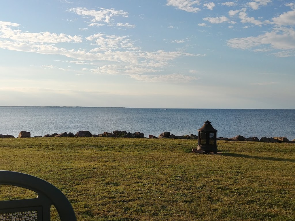 Paturels shore house restaurant | 69 Boulevard Cap Bimet, Grand-Barachois, NB E4P 6X5, Canada | Phone: (506) 532-4774