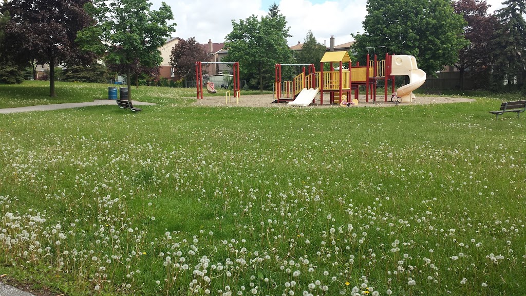 Ashgate Park | 737 Queensbridge Dr, Mississauga, ON L5C 3T3, Canada | Phone: (416) 338-4386