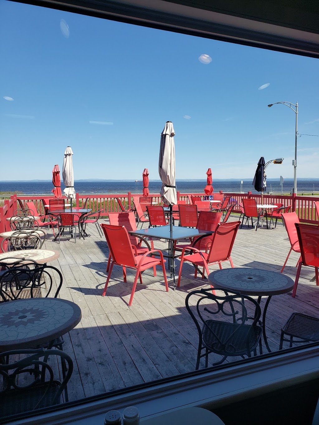 Restaurant Bar Laitier La Goélette | 14 Bd Kane, La Malbaie, QC G5A 1J2, Canada | Phone: (418) 665-3591