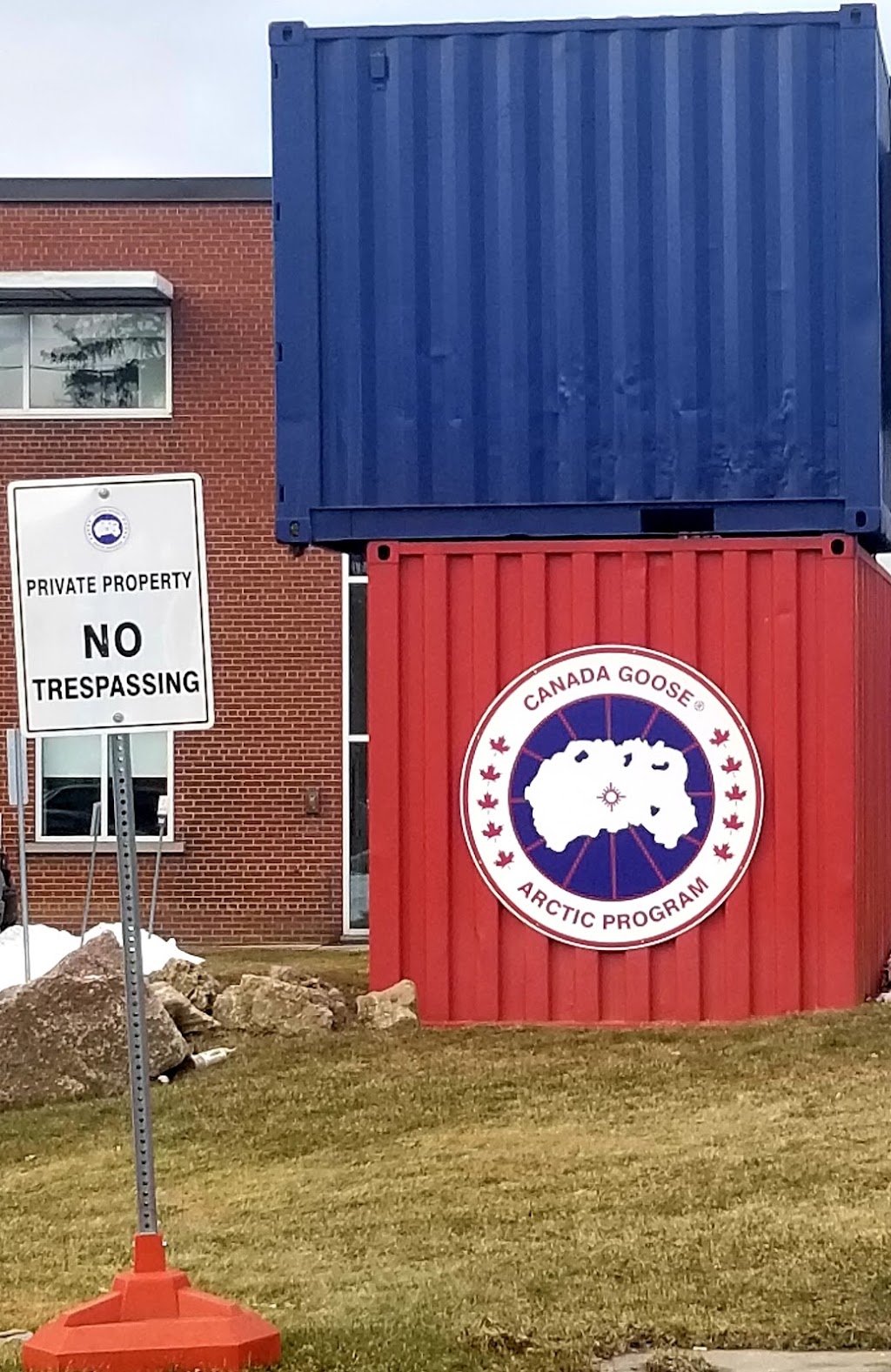 Canada Goose Headquarters | point of interest | 250 Bowie Ave, Toronto, ON M6E 4Y2, Canada | 8882766297 OR +1 888-276-6297