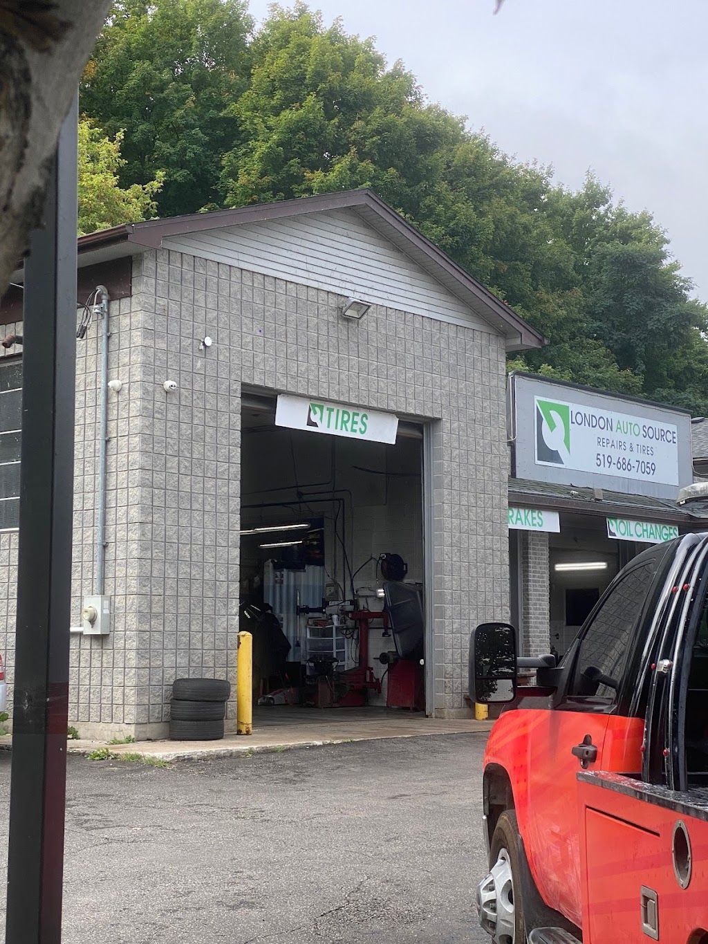 London Auto Source Repairs & Tires | 445 Thompson Rd, London, ON N5Z 3A1, Canada | Phone: (519) 686-7059