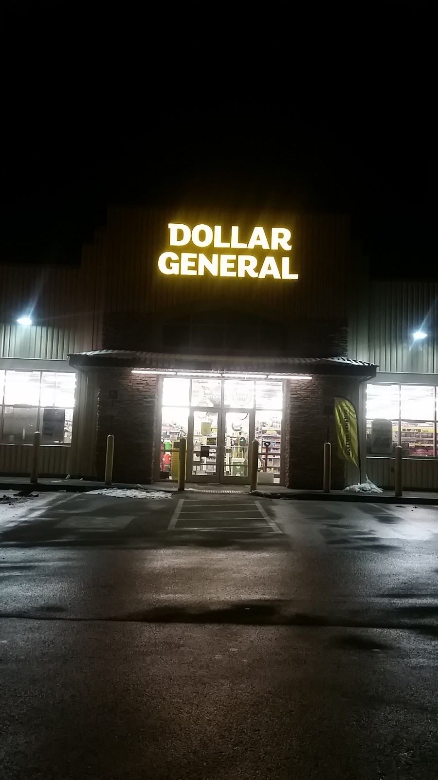 Dollar General | 4503 US-5, Newport, VT 05855, USA | Phone: (802) 487-0363