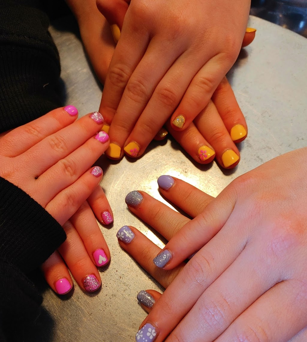 Beauty Basics By Amy | 136 Bobcaygeon Rd, Minden, ON K0M 2K0, Canada | Phone: (705) 286-0000